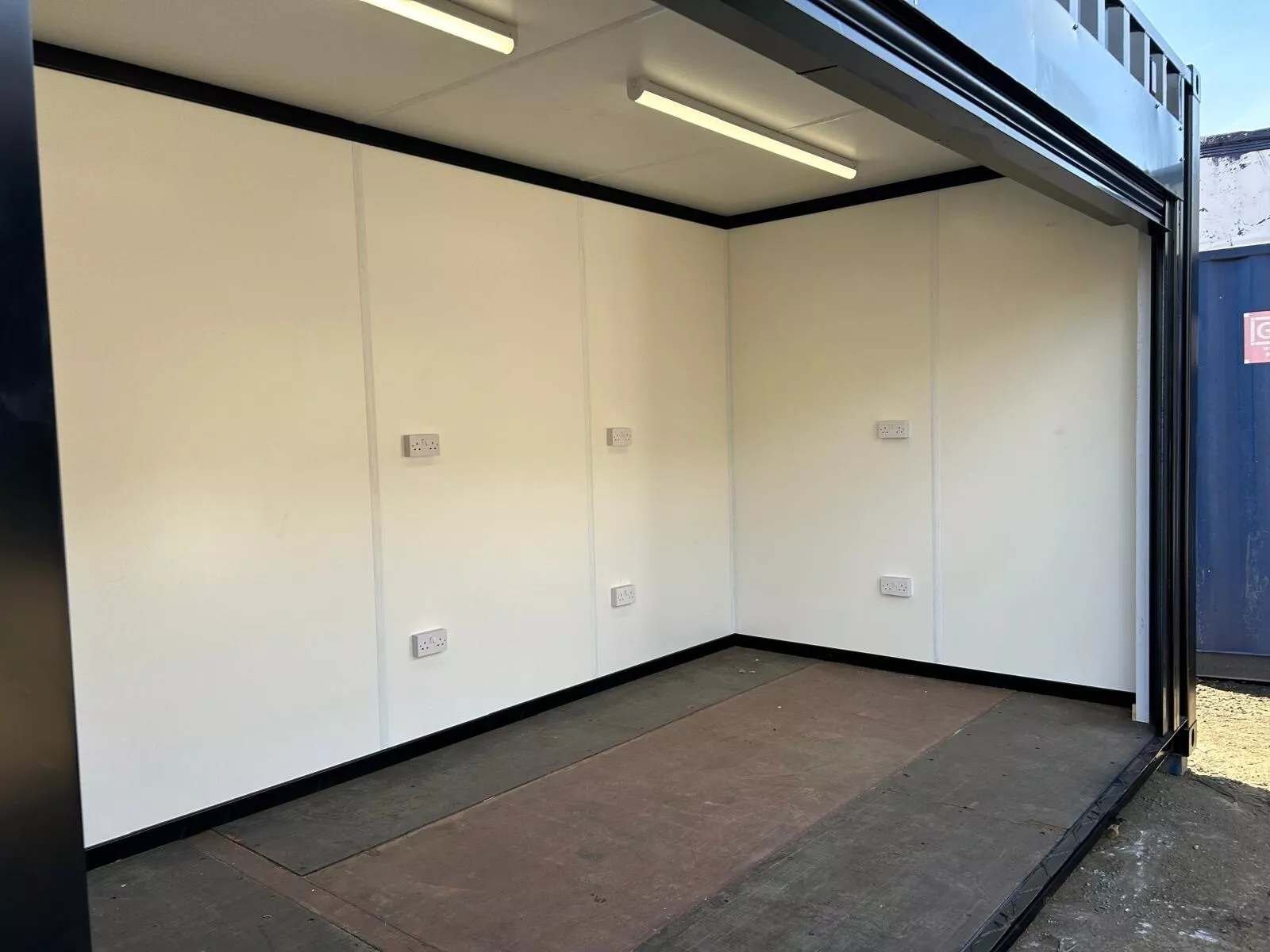 16ft x 8ft Roller Shutter Shipping Container – Secure Steel Storage Unit - Image 3