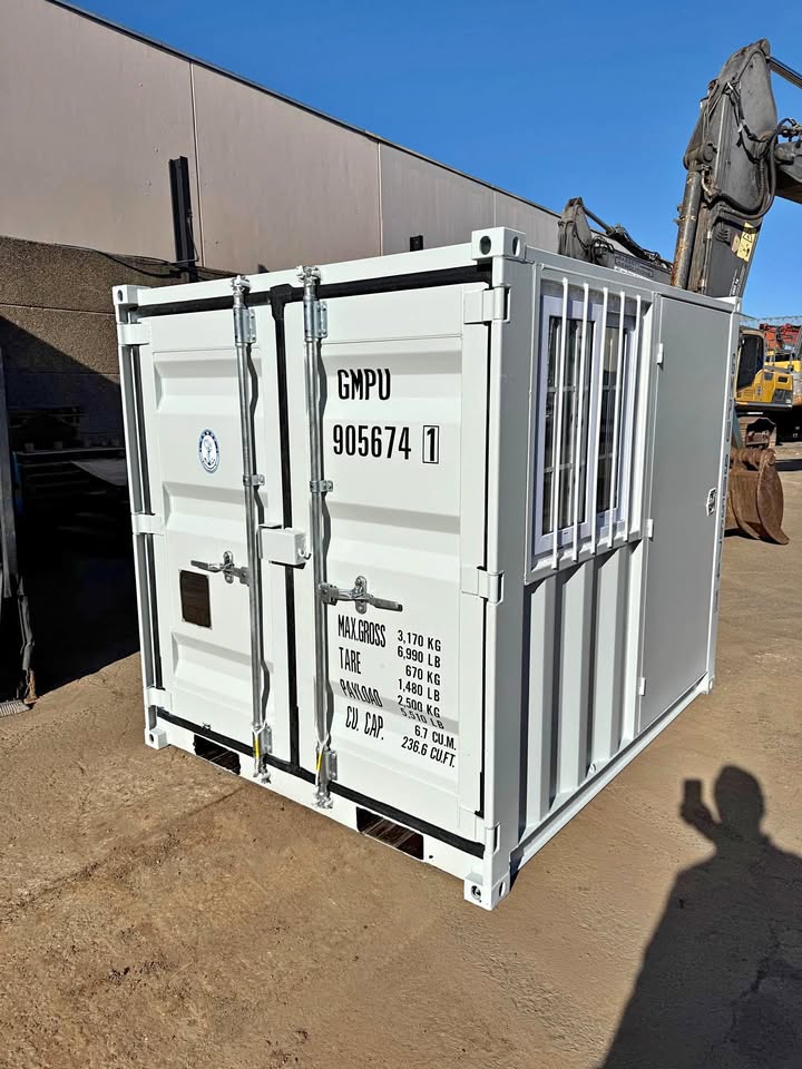 7ft Shipping Container – Compact & Secure Steel Storage