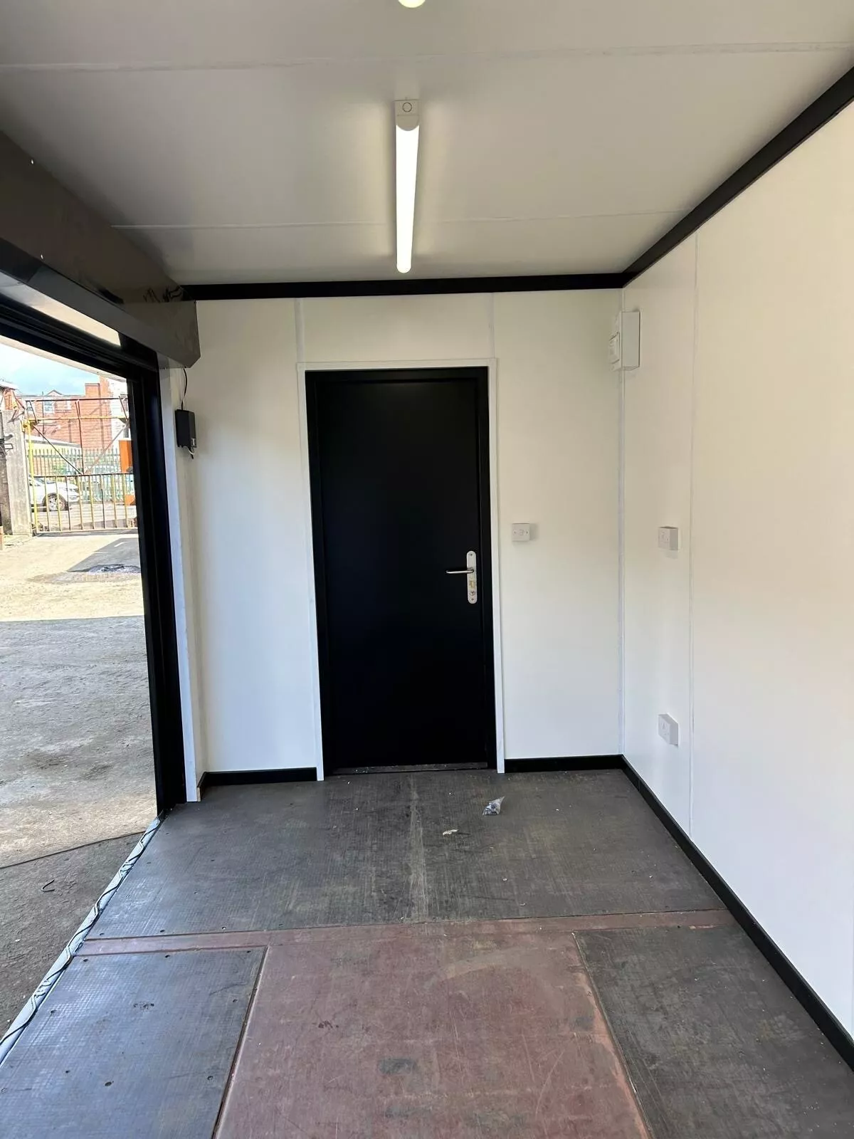 16ft x 8ft Roller Shutter Shipping Container – Secure Steel Storage Unit - Image 7