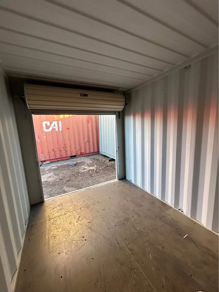 10ft Standard Height Shipping Container with Roller Door – Compact, Secure & Easy-Access Storage - Image 4
